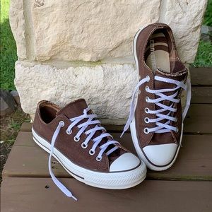 Converse brown shoes. Size 6.